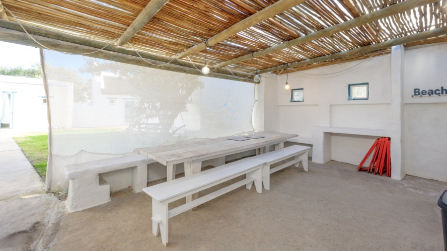 6 Bedroom Property for Sale in Struisbaai Western Cape